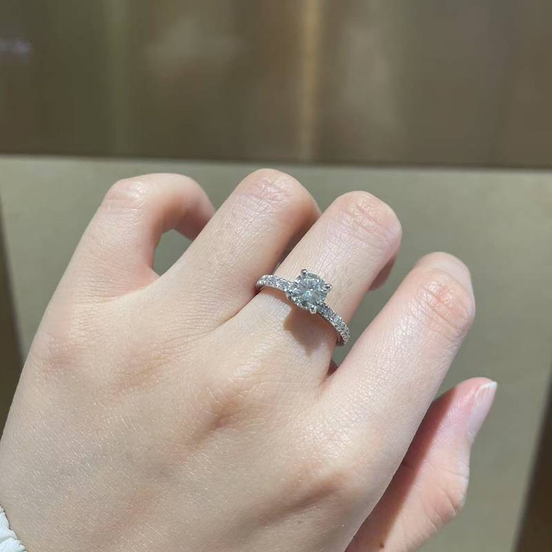 直臂微镶四爪Women's RingS925银镀白金定制选款主石Moissanite1.0ct/副石高碳钻